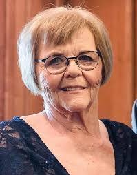 Barb Dunbar's Instagram, Twitter & Facebook