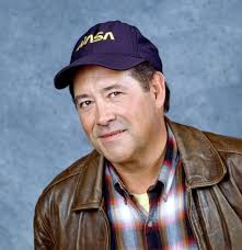 Lone Pine Film Festival Bruce Boxleitner will be a special guest at the  2021 Lone Pine Film Festival, Oct. 7-10. Registration and details at  www.lonepinefilmfest.com In addition to book and autograph signing,