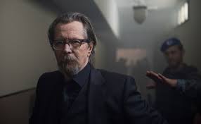 Un film con samuel l. Come Ti Ammazzo Il Bodyguard Gary Oldman In Una Scena Del Film 458125 Movieplayer It