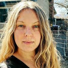 Leann Unger's Instagram, Twitter & Facebook