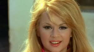 Η αλίκη βουγιουκλάκη και ο δημήτρης παπαμιχαήλ βρίσκονται στο επίκεντρο πολλών συζητήσεων, με αφορμή τη θεατρική μεταφορά της ταινίας χτυποκάρδια στο θρανίο. Afoy Pe8ane H Alikh Boygioyklakh Pei8w Thn Mhtera Ths Kai Moy Zappit