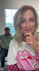 I think it’s safe to say that we’ll let The Jon sit with us at the wig  table! 🤣@Jon Schaefle #wig #wigtok #chelseysmithcosmetics  #chelseysmithcrowns #thinhair #hairloss