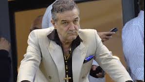 Becali a aflat de criticile patronului fc botoşani, valeriu iftime, la adresa mijlocaşului olimpiu moruţan, care va video: Gigi Becali Destruyo El Centro De Marcel Birsan Despues De La Universidad De Craiova Fcsb 2 1 Como Arbitras Asi