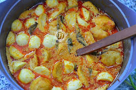 Pahang laksa (malay:laksa pahang) from malaysian state of pahang is similar to laksa terengganu kuah merah but with the uses of salted fish island laksa kuah lemak (malay: Resepi Bihun Laksa Lemak Resepi Merory Sedap Betul