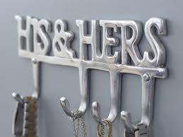 The stainless steel chain is 20″ in length, and even better is the included iron gift box. Top 20 Best 10th Wedding Anniversary Gifts Heavy Com