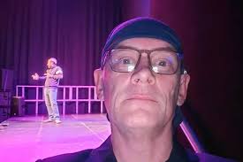 Squaddie Tom Joiner tries to fight off robbers