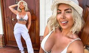 Смотрите видео olivia star session в высоком качестве. Love Island S Olivia Buckland Puts On A Busty Display In A White Bikini Top Daily Mail Online