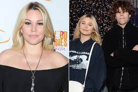 She had been receiving backlash regarding her opinion of her mother and for throwing shade at her mother, and her response to this seems to be to release screenshots of her mother's private. Shanna Moakler Responds To Claims That She S An Absent Parent People Com