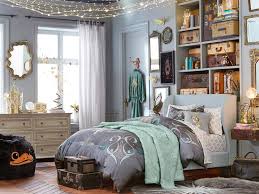 I was inspired by some super cute ornaments in a pottery barn magazine! Pottery Barn Teen S Fantastic Beasts Collection Is A Win For Harry Potter Fans