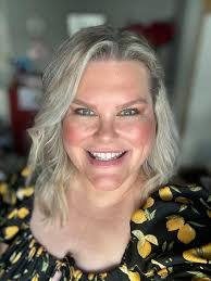 What are safe neighborhoods and good schools in the Redlands area for a  family relocating for a professor position at California State University,  San Bernardino?