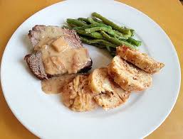 Schweinenackenbraten Mit Sahne Speck Zwiebel Sosse Von Bratensepp Chefkoch Rezept Rezepte Hauptspeise Lebensmittel Essen