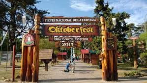 Finde einzigartige unterkünfte bei lokalen gastgebern in 191 ländern. Cartel De Bienvenida A La Fiesta De La Cerveza Bild Von Villa General Belgrano Cordoba Tripadvisor