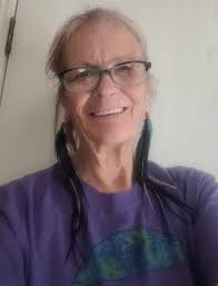 Shayla's mom encourages her to go to the club despite Anthony's disapproval