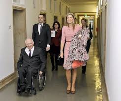 Minister gerd müller begrüßt, dass sich der ombudsmann für wissenschaftliches fehlverhalten der universität regensburg der vorwürfe annehmen werde, und geht davon aus, dass dies für klarheit. Queen Maxima Visits German Development Minister Dr Gerd Muller Queen Maxima Queen Maxima Of The Netherlands Queen