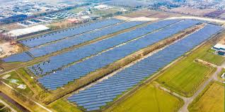 Emmen (niederlande) ( anhören?/i) ist eine gemeinde im südosten der niederländischen provinz drenthe mit 109.465 einwohnern (stand: Cee Ubernimmt Niederlandischen Solarpark Von Baywa Re Pv Magazine Deutschland