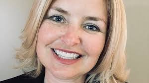 Music therapist takes talents to Va. hospital to help patients, staff cope  with COVID