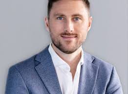 Peter Casey awarded €140,000 after defamation by anti-immigration activist 