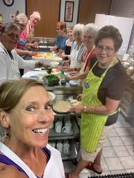 Connection is nourishment for the soul… At every age! Community Thread is  such an incredible place for older adults to create meaningful  relationships. I'm so honored to teach my clean eating cooking