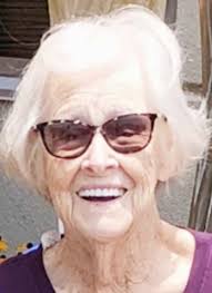 Earline Woods's Instagram, Twitter & Facebook