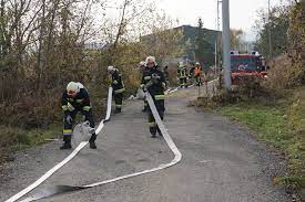 So helfen sie sich und anderen! Freiwillige Feuerwehr Krems Donau Grosseinsatz Hilfeleistung Der Feuerwehr Bei Kuhlsystemausfall Krems No