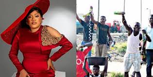 Recall that back in september 2019, an instagram blog reported that liz was 'held and searched for drug peddling' during her hajj trip to saudi arabia. Toyin Abraham We Re Tired Of Area Boys Harassing Us Video Akpraise