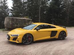 Auto Union Essai Audi R8 V10 5 2 Fsi 620 Ch Restylee 2019 D Audi R8 V10 Audi R8 Drapeau A Damier