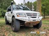 Mitsubishi-Pajero-(V60)