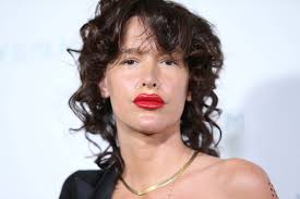 A second incident allegedly occurred in late december 2010, when de la huerta claims weinstein waited for her in her building lobby as she returned from a photo shoot. Actress Paz De La Huerta Alleging Rape Sues Harvey Weinstein For 60 Million The New York Times