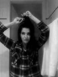 So, wie linda zervakis heute in die wohnzimmer der nation guckt, hat sie früher aus dem kiosk ihrer eltern geschaut. Linda Zervakis Twitterissa Ich Mach Die Haare Schon Fur Karlsruhe 20h Tollhaus Bis Dahin Sitzen Auch Die Haare Buntetuete Badhairday Https T Co Ryzvkcwvs8