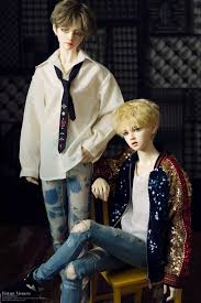 Bts Bjd Dolls For Sale I Literally Search Creepy Porcelain Dolls And I Find This Doll Version Of Jimin And Taehyung Still Those Dolls Are Well Made With Images Doll Repaint Bjd Dolls Dolls
