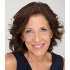 Kicked the work year off at the University of New Hampshire learning about  modern leadership with Carrie Majewski! 🎉 From diving into effective  change management and compassionate leadership to…