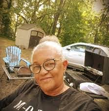 Angela Wike's Instagram, Twitter & Facebook