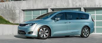 2017 Chrysler Pacifica Seeks To Reinvent The Minivan 2016