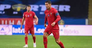يلتقي منتخب البرتغال ومنتخب السويد لمباراة تجمع بينهم، على أرضية ملعب وأستاد ( فريندز أرينا) مباراة مرتقبة من متابعين الكرة الأوروبية، وذلك ضمن المنافسات من الجولة. Ø±ÙˆÙ†Ø§Ù„Ø¯Ùˆ ÙŠØ³Ø¬Ù„ Ø§Ù„Ù‡Ø¯Ù 100 Ù…Ø¹ Ø§Ù„Ø¨Ø±ØªØºØ§Ù„ Ø¶Ø¯ Ø§Ù„Ø³ÙˆÙŠØ¯ Ø¨Ø¯ÙˆØ±Ù‰ Ø§Ù„Ø£Ù…Ù… Ø§Ù„Ø£ÙˆØ±ÙˆØ¨ÙŠØ© ÙÙŠØ¯ÙŠÙˆ Ø§Ù„ÙŠÙˆÙ… Ø§Ù„Ø³Ø§Ø¨Ø¹