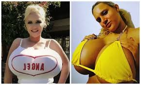 Big highlight: a British woman has such huge breasts that she can't drive a  car - Pictolic