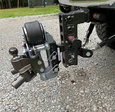 There are 2 types of fifth wheel hitch installation setups: Shocker Air Equalizer For Weight Distribution Hitches
