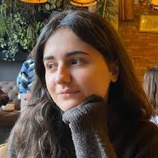 Lisbeth Ramirez's Instagram, Twitter & Facebook