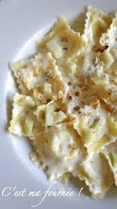 A Faire En Une Grande Raviole Raviolis Gorgonzola Noix Et Poires Recette Ravioli Recettes De Cuisine Recette Farce