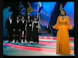 To date she has released eight studio albums and several singles. En 1977 Marie Myriam Fait Gagner La France Au Concours De L Eurovision Avec L Oiseau Et L Enfant Marie Myriam Chansons Francaises Chanson