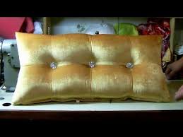 طرقة خياطة مخدة دائرية لزينة الصالون المغربي Method Of Sewing A Pillow In The Form Of A Circle Youtube Sofa Reupholstered Reupholster Tufted Sofa