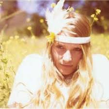 Listen to Julia Stone