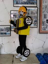 17 best ideas about bumble bee costumes on pinterest Transformers Bumble Bee Costume How To Make An Chracter Costume Spray Painting And Decorating On Cut Out Keep