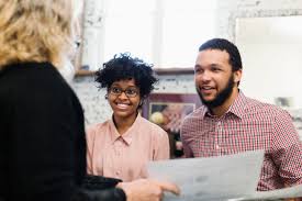 Some people make an average of $40,000 a year while others make upwards of $100,000. How To Find A Home Mortgage Broker Or Bank Loan Officer