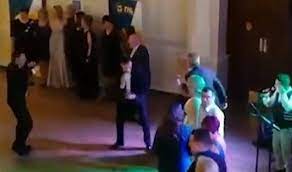 Ludovic orban danseaza pe da ti chilotii jos загрузил: Ludovic Orban A Incins Ringul De Dans S A FÄƒcut Remarcat Intre Cei 500 De Pnl IÈ™ti De La Bal Video Impact