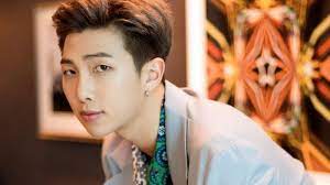 Rm bts selalu menyuguhkan penampilan yang karismatik. Biodata Rm Bts Awali Karier Dari Umur 14 Tahun Tribunlampung Co Id