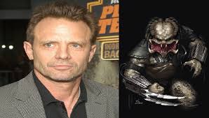 Character vs Yautja in Predator Movie