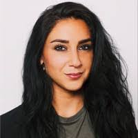 Maria Poli's Instagram, Twitter & Facebook