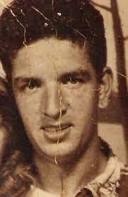 Elmer Kelly's Instagram, Twitter & Facebook