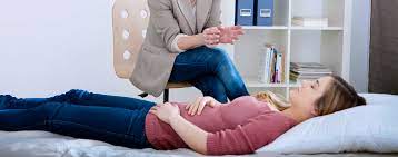 Was Hypnose Ist Und Wann Therapeuten Sie Anwenden Focus Arztsuche