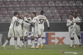 El getafe visita el jueves al ajax de ámsterdam buscando el pase a octavos de final de la liga europa, tras su victoria en la ida de dieciseisavos, mientras el sevilla recibe al cluj rumano y el espanyol. Roma Pastikan Tiket 32 Besar Setelah Kalahkan Cfr Cluj 2 0 Antara News Papua